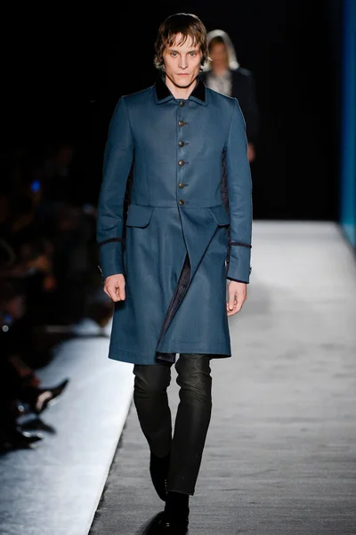Look 1